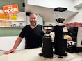 Net Open. Met Thoms Coffee in Brasschaat maakt Luc (41) droom eindelijk waar: “Mijn zoontje vroeg me waarom ik het niet gewoon deed”
