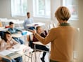 Schandaal in Duitsland: lerares (62) is al zestien jaar ‘ziek’ maar nu dreigt ze in gevangenis te belanden