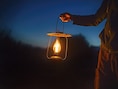 Steenkerke maakt zich op voor tweede editie van lichtjeswandeling ‘Door Vlaamse Velden’