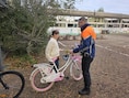 Gemeentebestuur voert samen met lokale politie fietscontroles uit
