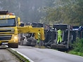 Vrachtwagen belandt in de gracht in Reet: chauffeur naar ziekenhuis, straat afgesloten