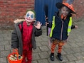 Tessa en Guiliano tonen hun griezeligste outfit voor Halloween in Deurne