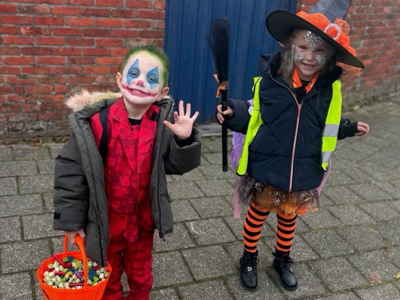Tessa en Guiliano tonen hun griezeligste outfit voor Halloween in Deurne
