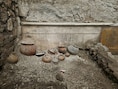 Archeologen ontdekken uitzonderlijk goed bewaarde kast in Pompeii met waardevolle spullen van vlak voor uitbarsting Vesuvius