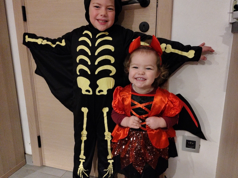 Vince en Enya uit Waregem tonen hun griezeligste outfit!