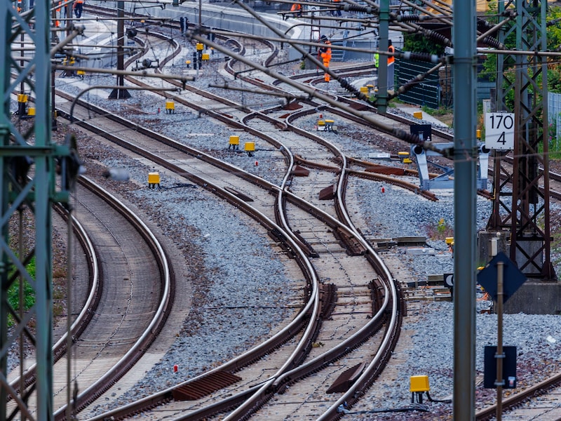 Poolse politie pakt Rus op die foto’s van spoorinfrastructuur maakte: “Bedreiging voor staatsveiligheid”