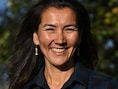 Trump eist dat ze zich terugtrekt: wie is Mary Peltola, de atypische Democrate uit Alaska die de Senaat kan doen kantelen?