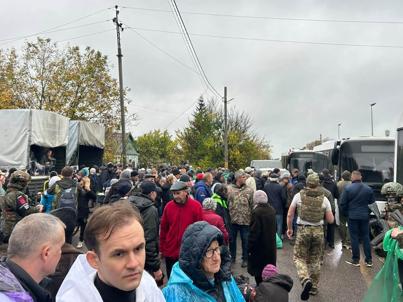 Vliegtuigen met inwoners uit Olesjky komen aan in Wit-Rusland