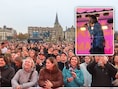 KIJK. Bazart speelt gratis concert op Grote Markt: fans laten zich niet afschrikken door regenweer