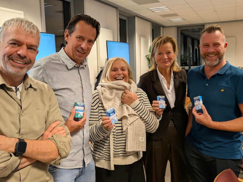Vooruit deelt Vicks-bollen uit aan gemeenteraadsleden na kletsnatte prinsenverkiezing: “Aalst verdient een evenementenhal”