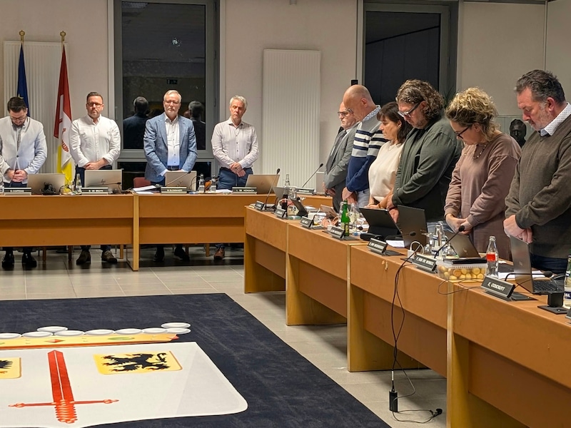 Minuut stilte in de gemeenteraad van Aalst voor de overleden Willy Van Mossevelde