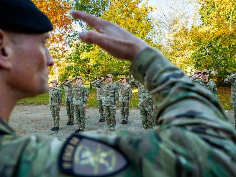 485 jongeren beginnen aan vrijwillig militair dienstjaar