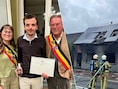 Yaron (25) redde vorig jaar een 63-jarige bewoner uit brandend huis en krijgt daarvoor nu een medaille: “Ik moest eigenlijk niet eens in die straat zijn”