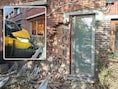 Woning en wagens van Sjoukje (55) en Dirk (55) zwaar beschadigd nadat slapende bestuurder tegen gevel knalt: “Net nu dochter met baby bij ons zou komen wonen”