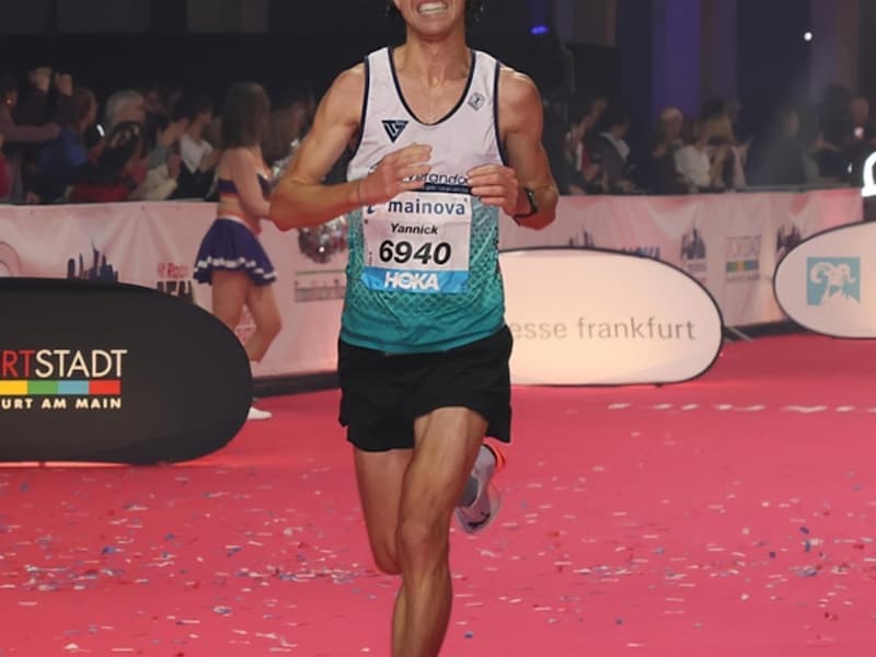 Tussen nachtshiften en trainingskilometers: Yannick (35) duikt op de marathon onder 2 uur en 20 minuten