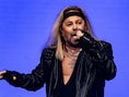 Vince Neil van Mötley Crüe.