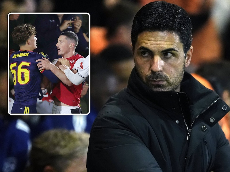 “Dit is niet Disneyland, dit is de Premier League”: Arsenal-coach Mikel Arteta zet 16-jarig toptalent op scherp na onnodige rode kaart in bekertrauma
