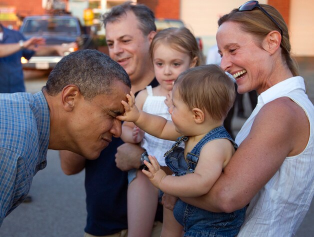 Barack Obama tijdens zijn campagne op de jaarmarkt in Iowa.