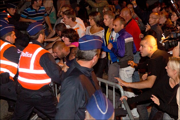 Protest aan het klooster in Malonne.