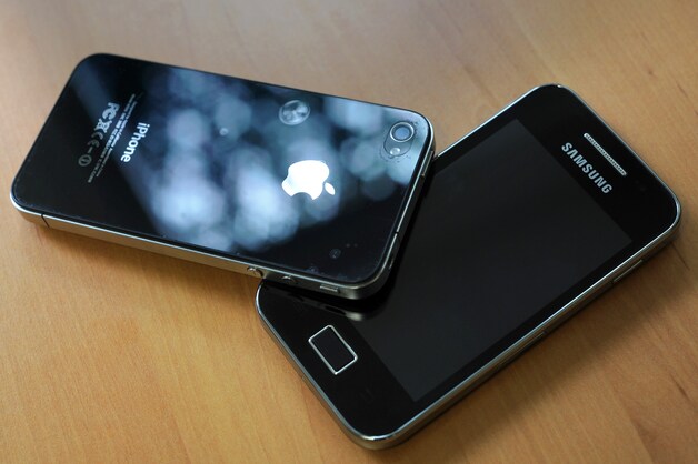 Vorige maand oordeelde een Amerikaanse rechtbank nog dat Samsung 1 miljard dollar moet betalen aan Apple na een lange patentenstrijd.