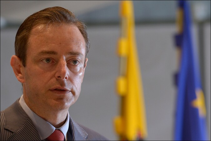 De Wever wil eerst een oplossing voor de mobiliteit voor er aan een overkapping, om de lawaai- en milieuhinder te beperken, kan worden gedacht.