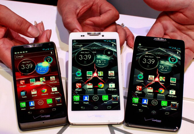 Een Droid Razor M, Droid Razor HD en Droid Razor Maxx HD.