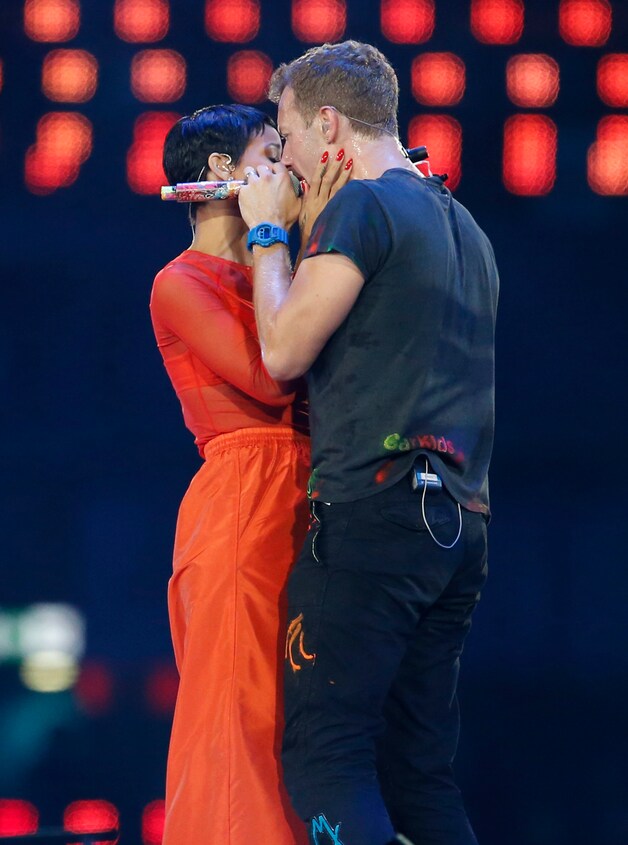 Rihanna en Chris Martin tijdens de sluitingsceremonie van de Paralympics in Londen.