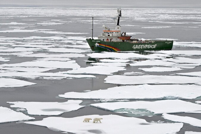 De Russen voeren aan dat de boeg van de Arctic Sunrise onvoldoende bestand is tegen het ijs in de Noordpoolzee.
