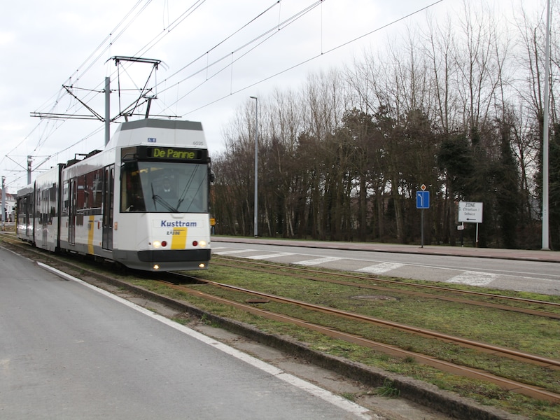 Trambestuurder lichtgewond bij ongeval met vluchtmisdrijf