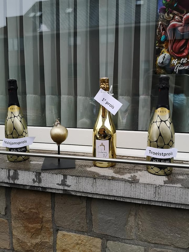 Toch een (mini-)ajuinworp: Aalstenaars gooien 500 ajuintjes uit hun ...