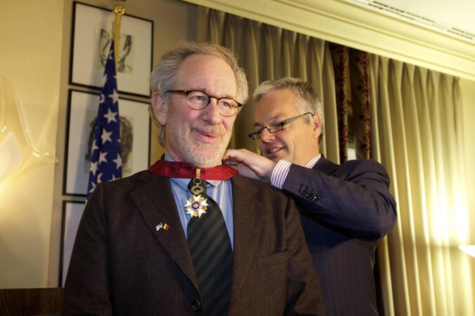 Didier Reynders gaf gisteren een ereteken aan regisseur Steven Spielberg.