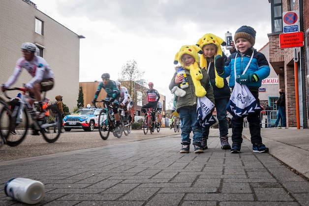 Zo heftig is de jacht op de bidon, na de heisa in de Ronde: “Cavendish ...