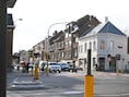 Bestuurder (35) onder invloed mist bocht en komt tot stilstand tussen twee verkeerspalen