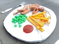 Een actie van dierenrechtenorganisatie PETA op Werelddag voor het Veganisme.