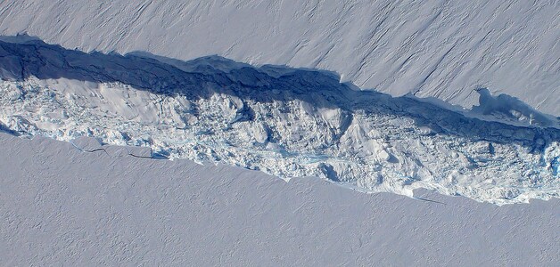 Een oud beeld (2011) van een scheur in de Pine Island gletsjer op Antarctica.
