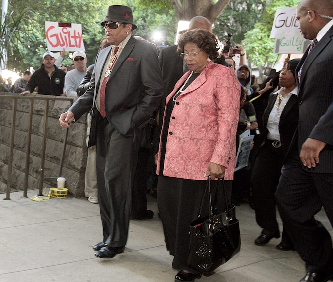 Joe en Katherine Jackson tijdens het proces tegen dokter Conrad Murray. Foto uit november vorig jaar.