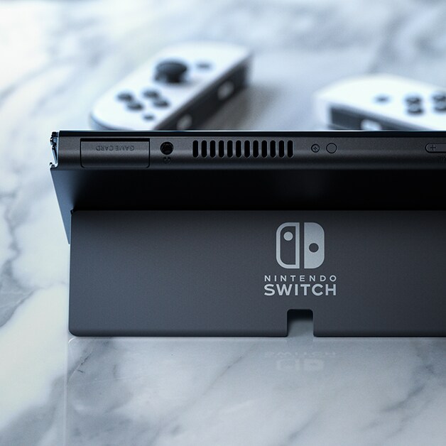De handige standaard van de nieuwe gameconsole.