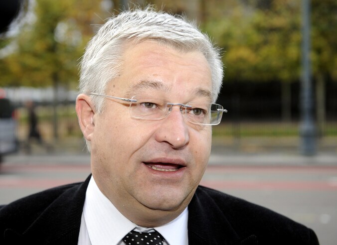 Veertig miljoen wegwerken op een totaalbedrag van 3,5 miljard moet lukken volgens Vanhengel.