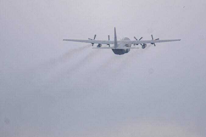 Twee militaire C130's komen vrijdag in actie. Als alles volgens plan loopt,  wil België 400 man evacueren.