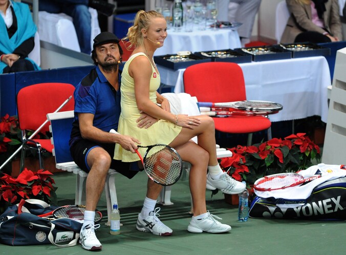 Leconte is altijd te vinden voor fratsen, zoals hier met Wozniacki.