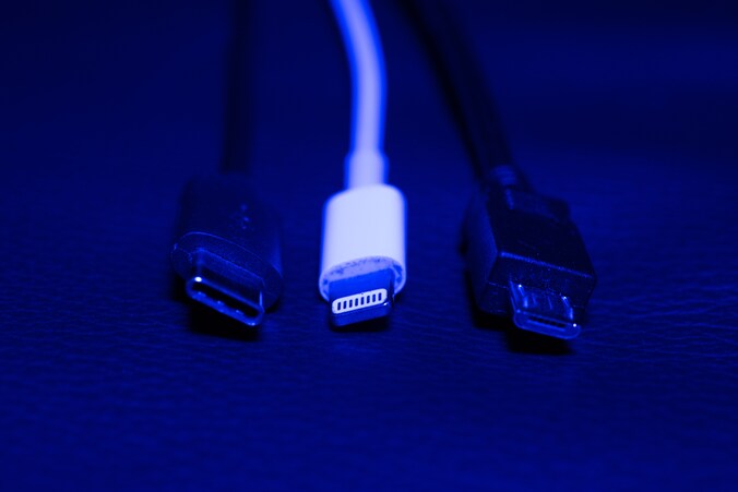 USB Type-C wordt in het najaar van 2024 de gemeenschappelijke oplaadpoort voor alle mobiele telefoons, tablets en camera’s in de EU.
