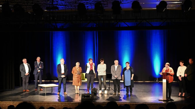 Leen Van Hee wint driejaarlijkse Meulebeekse Cultuurprijs | Regio | HLN.be