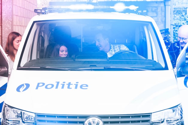 Andy Peelman neemt Lina beet