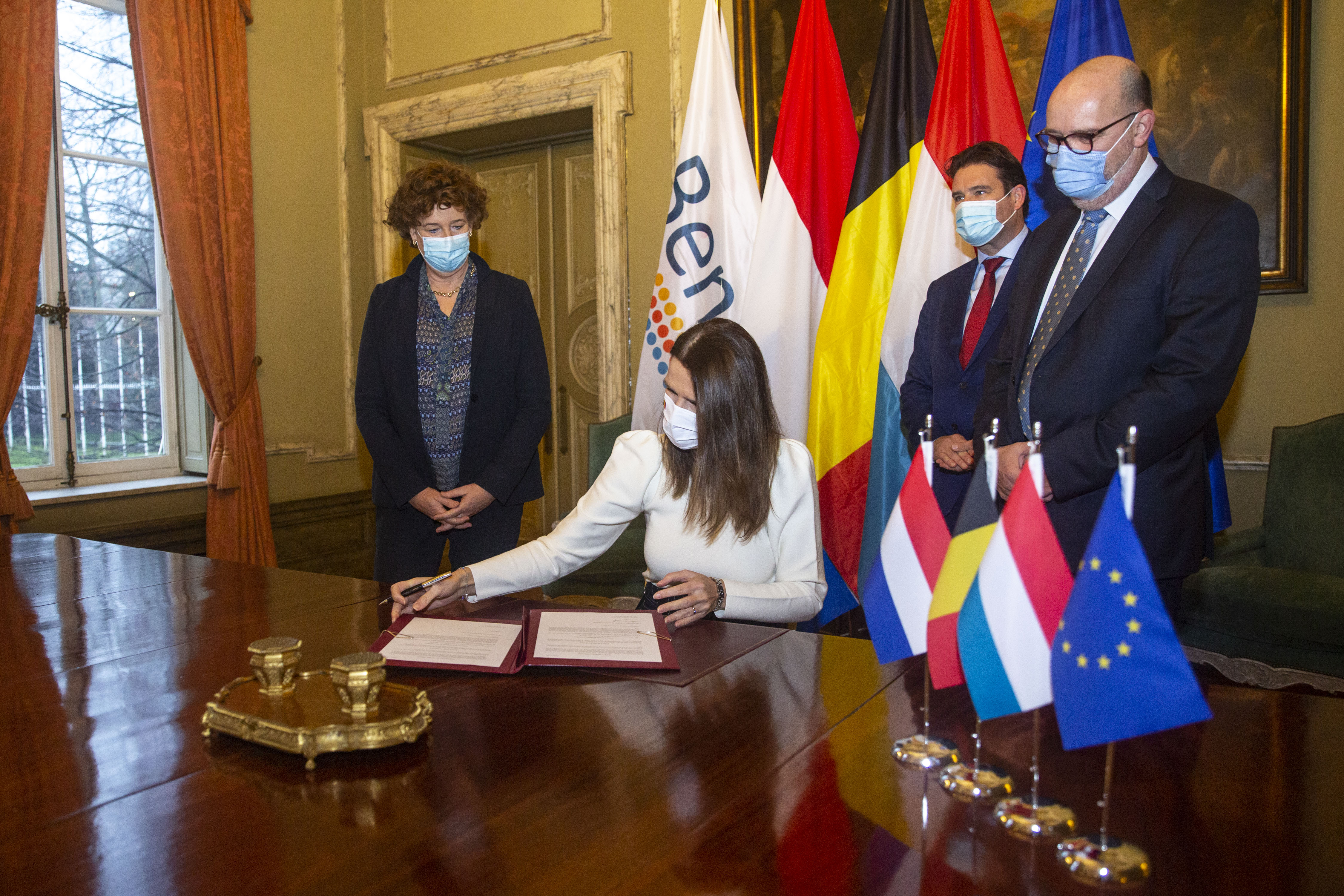 Minister van Buitenlandse Zaken Sophie Wilmes ondertekende vandaag een Benelux-aanbeveling om stabiele, grensoverschrijdende 5G-connecties te realiseren binnen hetzelfde technische kader.