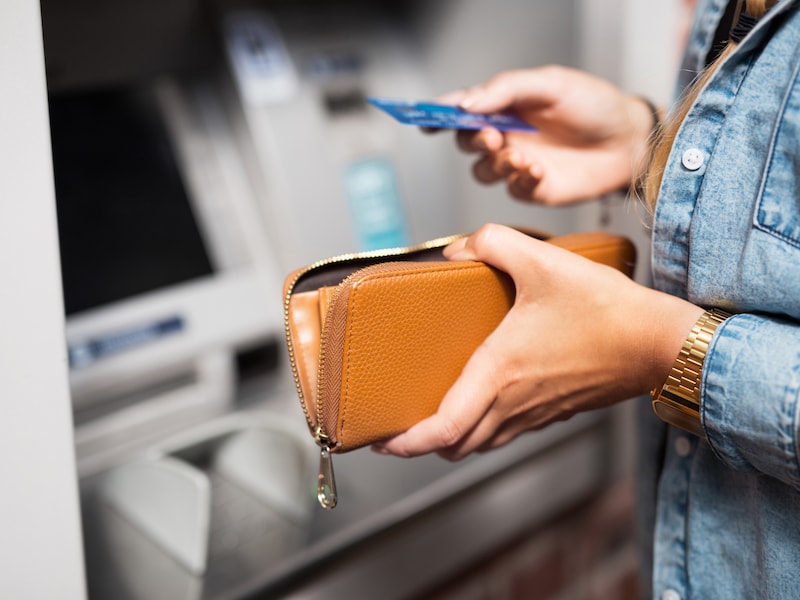 Nieuwe Batopin-bankautomaat aan gemeentehuis in Orsmaal officieel in gebruik genomen
