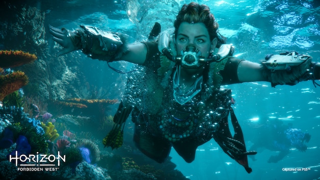 Dankzij een nieuw gadget, dat Aloy pas na een uur of vijftien vergaart, kun je ook onder water ademen.