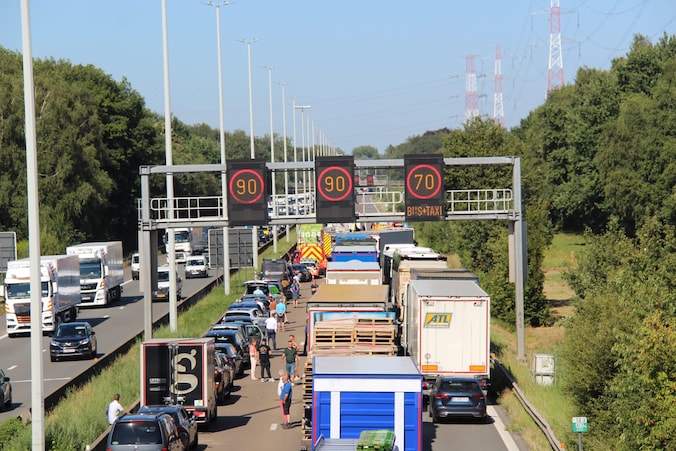 Dynamische signalisatieborden boven E313 worden vernieuwd: lichte ...