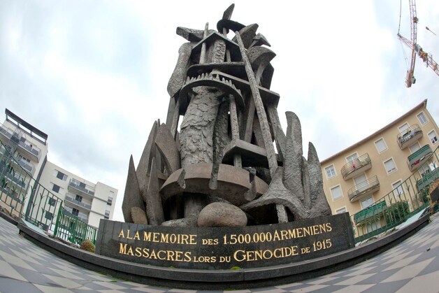 Herdenkingsmonument ter nagedachtenis van de Armeense genocide in Decines, nabij Lyon.
