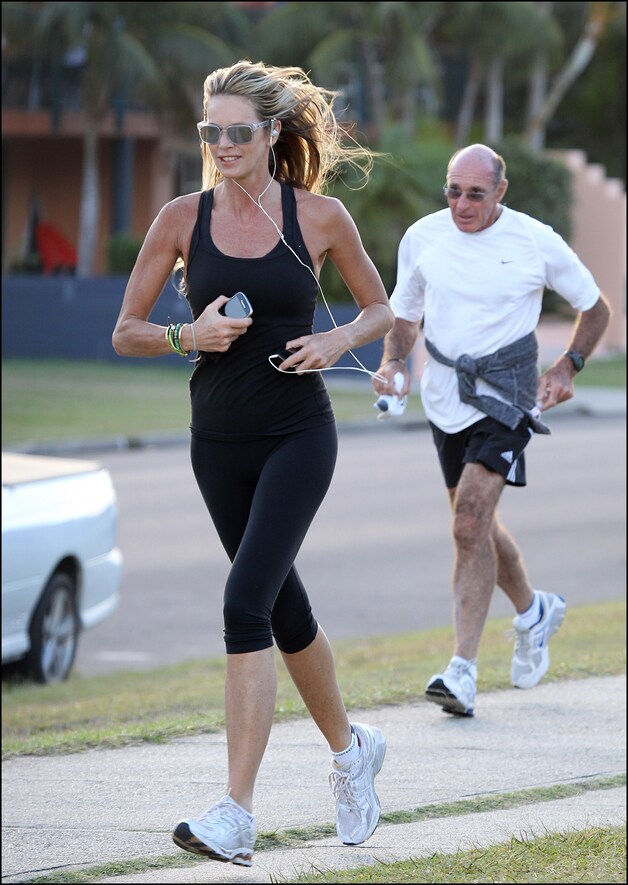 Elle MacPherson beweegt minstens één uur per dag
