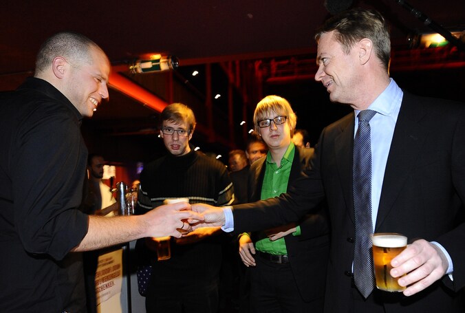 Staatssecretaris Hendrik Bogaert op het 'Ambtenarenbal'.